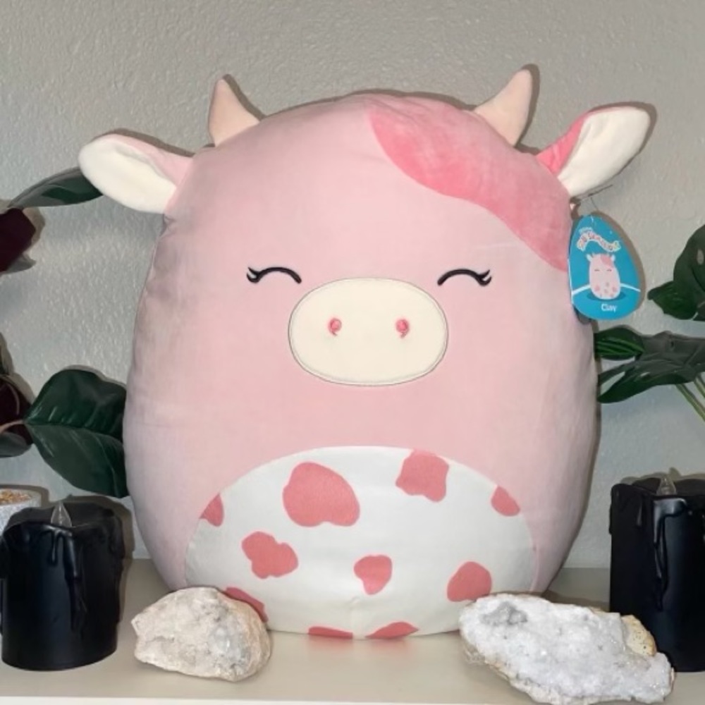 Clay the cow squishmallow